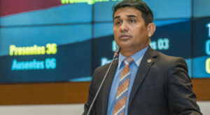 Wellington do Curso busca novo partido para concorrer à prefeitura