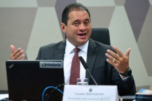 Senado aprova projeto relatado por Weverton que reduz fila de perícias no INSS
