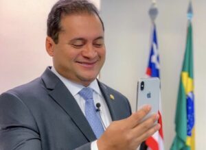 Weverton Rocha retira assinatura da CPI da Educação