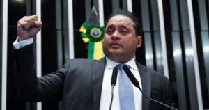 PDT derrete sob o comando de Weverton Rocha