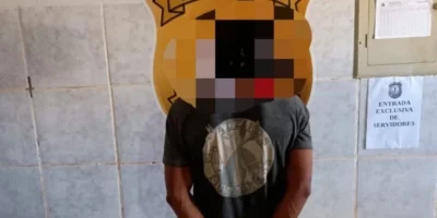 Suspeito de estupro de vulnerável é preso após tentar fugir da polícia pulando muros