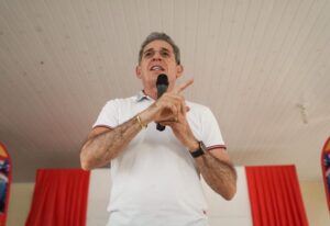 ‘Exemplo tem que vir de cima’, diz Zé Carlos sobre lei descumprida por Iracema Vale