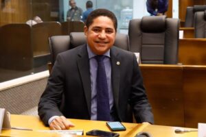 Zé Inácio celebra aprovação do piso salarial nacional da enfermagem no Maranhão
