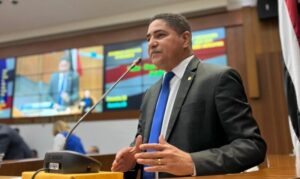Zé Inácio destaca regulamentação de trabalho de motoristas de aplicativos