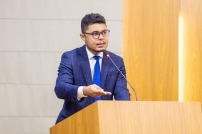 PL de Ribeiro Neto prevê avaliação individualizada para alunos com deficiência intelectual