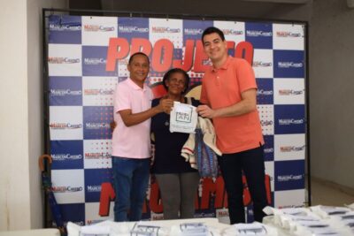 Fernando Braide e Marcos Castro promovem entrega de óculos de grau no São Francisco