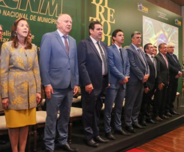 FAMEM lidera prefeitas e prefeitos na XXV Marcha a Brasília em defesa dos municípios