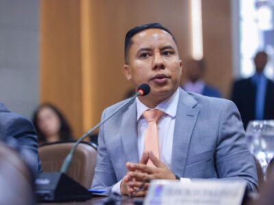 Câmara debate e cobra melhoria da educação municipal em audiência com secretária