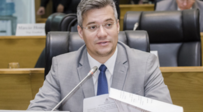 Evangelista comenta fuxicos na eleição da Alema: “blefe em cima de blefe”
