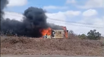 Ambulância de Itapecuru Mirim pega fogo na BR-135