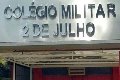 Estudantes expulsas ilegalmente de escola militar são reintegradas