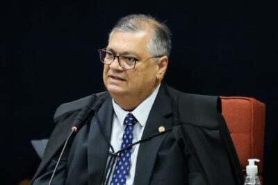 “Mulheres favorecem ânus”: veja trechos de obras vetadas por Dino