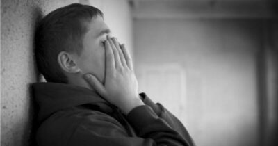 Solteiros enfrentam maior risco de depressão, aponta estudo