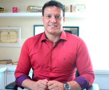 Felipe Camarão assumirá novamente Governo na quinta (25)