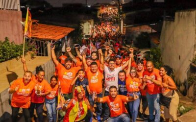 Ribeiro Neto finaliza campanha com caminhada reunindo 5 mil pessoas