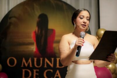 Em uma noite de comemorações Caroline Soares Lima Leda lança livro “O Mundo de Cá” uma história de superação até a cura da diabetes