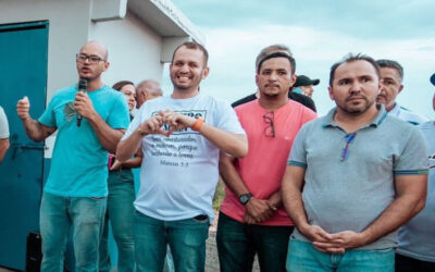Multidão acompanha Fernando Pessoa em inauguração do poço artesiano no loteamento Delmiro da Sucam