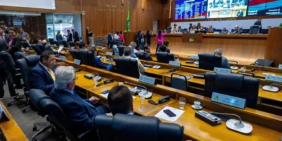 Novo empate na eleição da presidência da Assembleia Legislativa garante a recondução de Iracema Vale