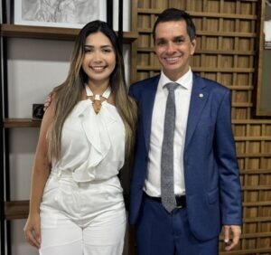 Vereadora eleita Fernanda Vieira se reúne com deputado Ricardo Arruda