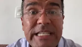 Desprovido de argumentos, Lahesio baixa o nível