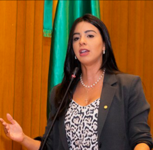 Deputada Daniella relata problema de saúde e abdica de pré-candidatura em Presidente Dutra