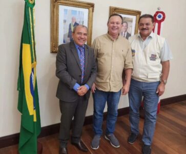 Presidente do PRTB, Genival Alves discute eleição com governador