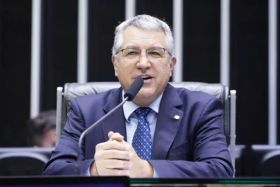 Bomba no STF é resultado da cultura de ódio e intolerância estimulada pela extrema direita, diz Padilha