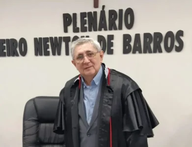 Brandão nomeia Washington Oliveira na Rebras