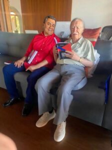 Sarney exalta novo livro e o talento do escritor Flávio Braga