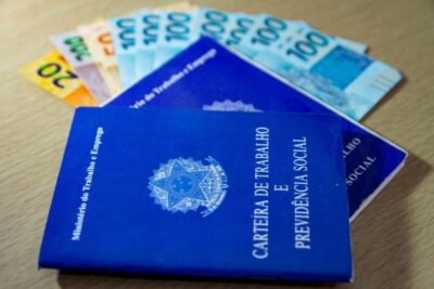 Primeira parcela do 13º Salário deve ser paga até sexta-feira, dia 29; saiba como fazer os cálculos