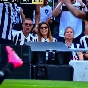 De licença médica, governador de Sergipe é flagrado na final da Libertadores