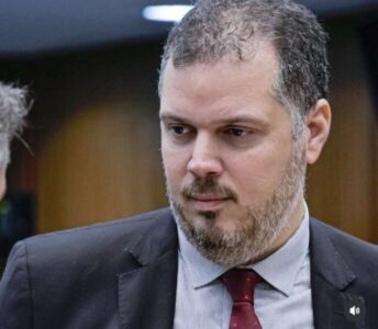 Dep. Rodrigo Lago, afirma em tom de ameaça, que o irmão do governador Brandão será preso pela Polícia Federal