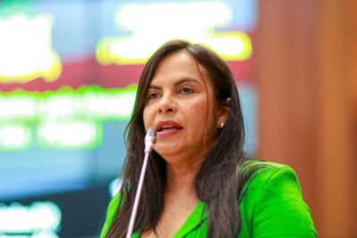 Deputada denuncia retaliação e cobra dívidas de empresários