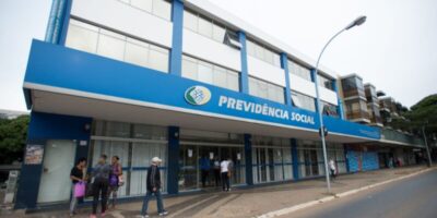 INSS vai pagar 13º a aposentados e pensionistas na próxima semana; veja quem tem direito