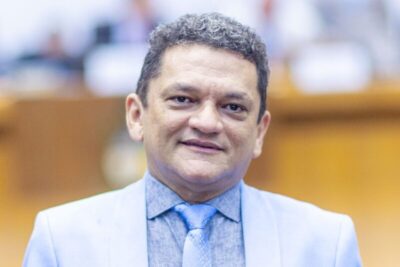Deputado diz que foi mal interpretado em declaração sobre estupro no circo