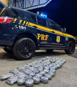 PRF apreende mais de 43 kg de haxixe em fundo falso de veículo na BR-316