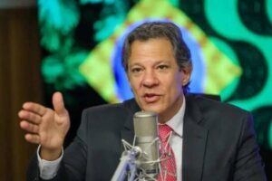 Haddad anunciará isenção de IR para quem ganha até R$ 5 mil, diz jornal