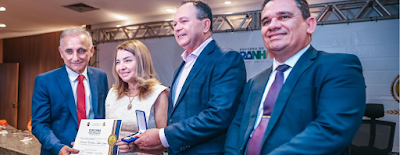 Iracema Vale recebe mais alta honraria da Polícia Civil do Maranhão