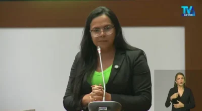 Deputada reage a cobrança e dispara: “Devo, não nego. Trabalho e pago quando puder”