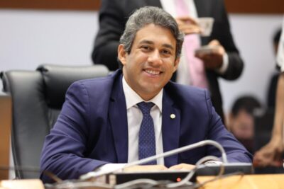 Lei de combate à violência contra a mulher, de iniciativa de Osmar Filho, completa um ano