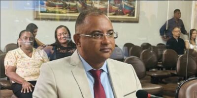Suplente de Umbelino Júnior toma posse na Câmara