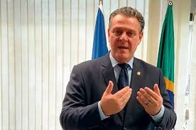 Ministro de Lula apoia boicote de frigoríficos brasileiros ao Carrefour