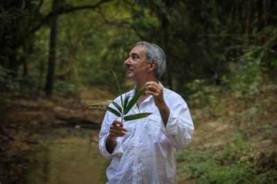Jornalista João Carlos Raposo Moreira conta em livro sua história de dependência e recuperação