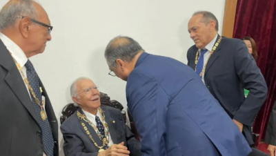 Dino reverencia Sarney na Academia Maranhense de Letras