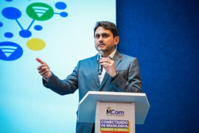 Juscelino Filho autoriza leilão para levar internet e telefonia a 70 localidades; MA incluído