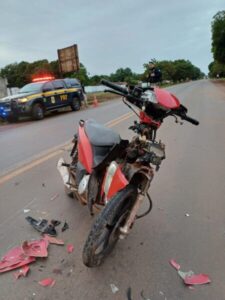 No Maranhão, motociclista sobrevive milagrosamente a colisão frontal com carreta