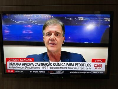 Aluisio comemora aprovação de projeto de cadastro público e castração química de pedófilos