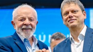 Tarcísio é mais confiável que Lula entre agentes do mercado, aponta pesquisa