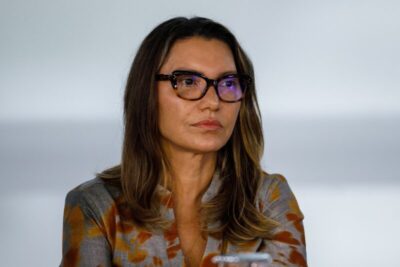 Desaprovação de Janja entre eleitores que dizem conhecê-la é de 50%, segundo pesquisa