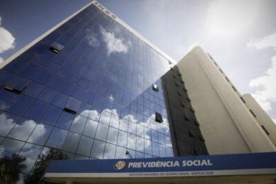 Colunista de O Globo diz que PF descobre envolvimento de senadores e deputados no roubo aos aposentados do INSS e investigação vai para o STF